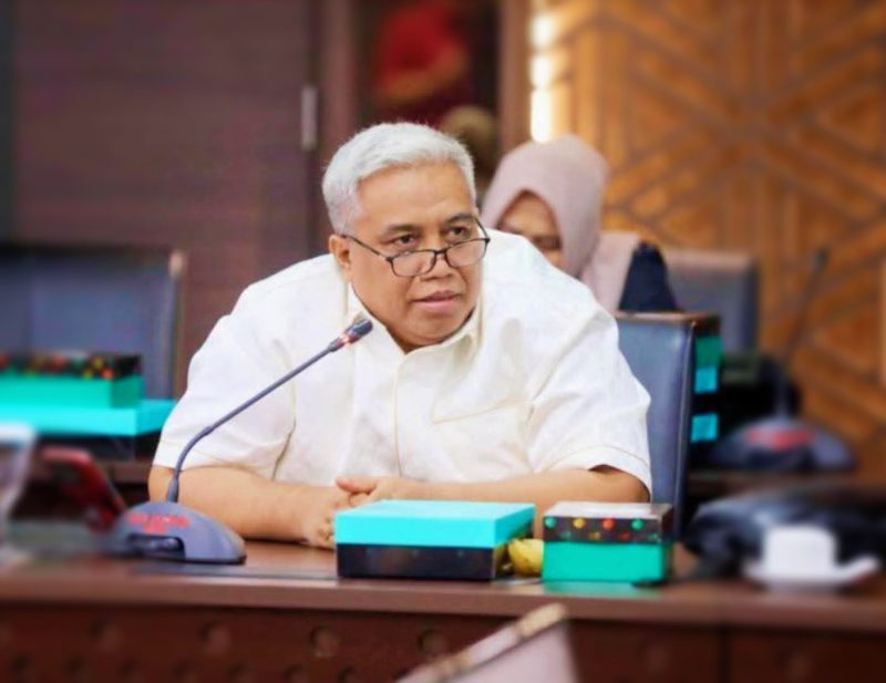 Anggota DPRD NTB Abdul Ra'uf meminta pemerintah daerah memperketat pengawasan distribusi elpiji subsidi mulai dari agen hingga pangkalan guna mengatasi kelangkaan dan lonjakan harga di Bima.