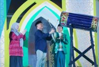 Gubernur NTB Dr. H. Lalu Muhamad Iqbal, S.IP., M.Si., memukul bedug sebagai tanda resmi dimulainya Musabaqah Tilawatil Qur'an (MTQ) XXXI Tingkat Provinsi Nusa Tenggara Barat Tahun 2026 di Kabupaten Lombok Tengah, Selasa (9/6/2026).