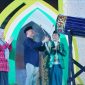 Gubernur NTB Dr. H. Lalu Muhamad Iqbal, S.IP., M.Si., memukul bedug sebagai tanda resmi dimulainya Musabaqah Tilawatil Qur'an (MTQ) XXXI Tingkat Provinsi Nusa Tenggara Barat Tahun 2026 di Kabupaten Lombok Tengah, Selasa (9/6/2026).