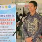Rektor Universitas Mataram Prof. Dr. Sukardi bersama Kepala BRIDA NTB I Gede Putu Aryadi saat peluncuran Biodigester Portable, inovasi teknologi pengolah sampah organik menjadi energi hijau di Mataram, Rabu (10/6/2026).