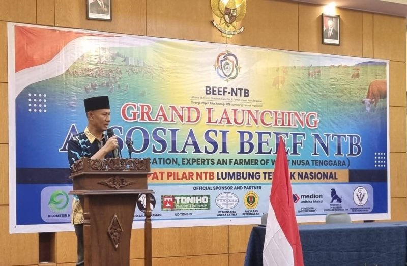 Kepala Dinas Peternakan dan Kesehatan Hewan Provinsi NTB, Muhamad Riadi, menghadiri Grand Launching Asosiasi Beef NTB di Hotel Illira Praya, Lombok Tengah, Minggu (7/6/2026).