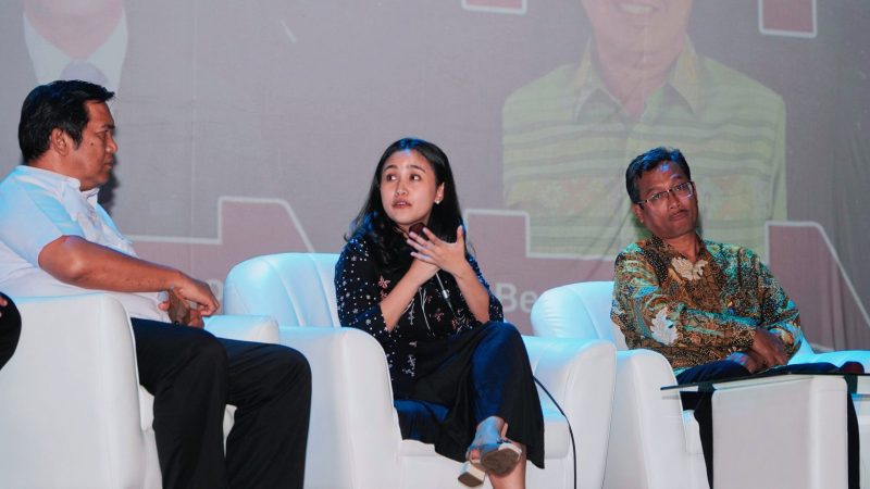 Delegasi muda DPRemaja 4.0 memaparkan hasil temuan lapangan terkait masifnya iklan rokok yang masih terpasang di sekitar sekolah dalam acara The Unpopular Fest 2026 di Taman Ismail Marzuki, Jakarta.