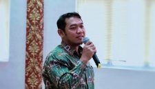 Guru Besar FHISIP Universitas Mataram, Kurniawan, menyampaikan pandangannya terkait perbedaan tuntutan jaksa dan putusan hakim dalam kasus Radiet/Vira.