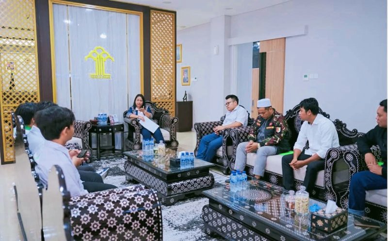 Kepala Kanwil Kemenkum NTB, I Gusti Putu Milawati, menerima audiensi Ketua LBH GP Ansor NTB Abdul Majid dan jajaran pengurus untuk membahas akreditasi bantuan hukum serta pelatihan paralegal.