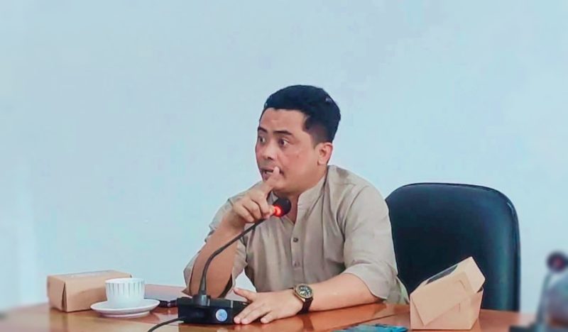 Ketua Komisi I DPRD NTB, Moh Akri, memberikan keterangan terkait proses pembentukan tim seleksi calon anggota KPID NTB yang masih menunggu penerbitan SK dari pimpinan DPRD.