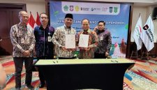 Kepala Dinas Peternakan dan Kesehatan Hewan NTB bersama Bupati Bima menghadiri penandatanganan MoU antara PT Berdikari dan Pemerintah Kabupaten Bima di Jakarta.