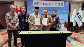 Kepala Dinas Peternakan dan Kesehatan Hewan NTB bersama Bupati Bima menghadiri penandatanganan MoU antara PT Berdikari dan Pemerintah Kabupaten Bima di Jakarta.
