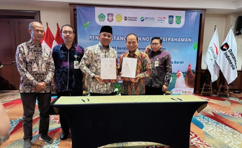 Kepala Dinas Peternakan dan Kesehatan Hewan NTB bersama Bupati Bima menghadiri penandatanganan MoU antara PT Berdikari dan Pemerintah Kabupaten Bima di Jakarta.