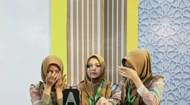 Tim Fahmil Al-Qur'an Putri Kabupaten Lombok Timur berfoto usai meraih juara pertama pada babak final Fahmil Al-Qur'an MTQ XXXI Tingkat Provinsi NTB Tahun 2026 di Lombok Tengah, Minggu (14/6/2026).