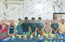 Sembilan terduga pelaku yang diamankan dalam operasi penggerebekan Kampung Rawan Narkoba di Kelurahan Kumbe, Kecamatan Rasanae Timur, Kota Bima, bersama sejumlah barang bukti berupa sabu, alat hisap (bong), timbangan digital, telepon genggam, serta perlengkapan yang diduga digunakan dalam aktivitas peredaran dan penyalahgunaan narkotika, Sabtu (13/6/2026).