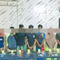 Sembilan terduga pelaku yang diamankan dalam operasi penggerebekan Kampung Rawan Narkoba di Kelurahan Kumbe, Kecamatan Rasanae Timur, Kota Bima, bersama sejumlah barang bukti berupa sabu, alat hisap (bong), timbangan digital, telepon genggam, serta perlengkapan yang diduga digunakan dalam aktivitas peredaran dan penyalahgunaan narkotika, Sabtu (13/6/2026).