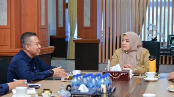 Kepala BBPOM Mataram Yogi Abaso memaparkan program prioritas tahun 2026 kepada Wakil Gubernur NTB, termasuk penguatan pengawasan obat ilegal dan Program Kabupaten/Kota Pangan Aman.