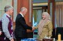 Wakil Gubernur NTB Indah Dhamayanti Putri atau akrab disapa Umi Dinda menerima kunjungan Konsulat Jenderal Amerika Serikat bersama tim Ambassadors Water Expert Program (AWEP) di Kantor Gubernur NTB untuk membahas pengelolaan sumber daya air, dampak pertambangan, serta pelestarian lingkungan dan Gunung Rinjani.