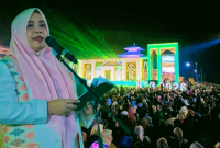 Lautan manusia memadati arena penutupan MTQ XXXI Tingkat Provinsi NTB Tahun 2026 di Bencingah Agung Masmirah, Lombok Tengah. Wakil Gubernur NTB Umi Dinda hadir menutup secara resmi ajang syiar Islam terbesar di Nusa Tenggara Barat tersebut.