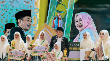 Kafilah Kabupaten Lombok Tengah berpose bersama usai dinobatkan sebagai Juara Umum MTQ XXXI Tingkat Provinsi NTB Tahun 2026 dengan perolehan 13 medali emas, 9 perak, dan 9 perunggu di Lombok Tengah.
