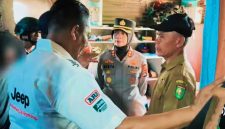 Kapolres Sumbawa memimpin langsung penggerebekan kampung rawan narkoba di Dusun Serading, Kecamatan Moyo Hilir, dengan hasil penyitaan 17 poket sabu dan pengamanan seorang terduga pelaku.