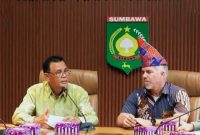 Suasana diskusi antara Delegasi Konsulat Amerika Serikat dan Bupati serta perangkat daerah Kabupaten Sumbawa terkait tambang rakyat Lantung.