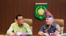 Suasana diskusi antara Delegasi Konsulat Amerika Serikat dan Bupati serta perangkat daerah Kabupaten Sumbawa terkait tambang rakyat Lantung.