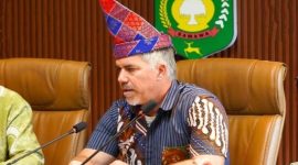 Suasana diskusi antara Delegasi Konsulat Amerika Serikat dan Bupati Kabupaten Sumbawa terkait tambang rakyat Lantung.