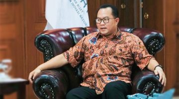 Kepala BRIN Prof. Dr. Arif Satria bersama Gubernur NTB Dr. H. Lalu Muhamad Iqbal saat audiensi membahas dukungan riset dan inovasi untuk pembangunan daerah NTB di Jakarta.