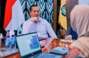 Gubernur NTB Lalu Muhamad Iqbal saat memaparkan peluang investasi daerah kepada Duta Besar Oman di ruang kerja Gubernur NTB.