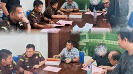 Mantan Kapolres Bima Kota AKBP Didik Putra Kuncoro didampingi kuasa hukum saat menjalani proses pelimpahan tersangka dan barang bukti (Tahap II) kasus narkoba di Kejaksaan Negeri Bima, Kamis (18/6/2026).
