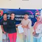 Personel Unit Reskrim Polsek Rasanae Barat mempertemukan pelapor dan terlapor dalam proses mediasi penyelesaian kasus dugaan pengerusakan melalui mekanisme Restorative Justice di Kota Bima.