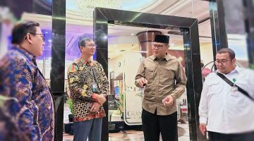 Bupati Sumbawa Ir. H. Syarafuddin Jarot, M.P. saat melakukan pertemuan dengan Direktorat Jenderal Peternakan dan Kesehatan Hewan Kementerian Pertanian, PT Berdikari, dan Direktur Hilirisasi di sela Pekan Nasional (PENAS) XVII Petani dan Nelayan Tahun 2026 di Gorontalo, membahas percepatan proyek hilirisasi unggas terintegrasi senilai Rp1,7 triliun yang akan dikembangkan di Sumbawa dan Bima.