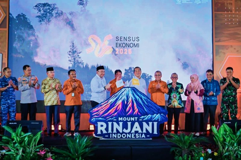 Gubernur NTB didampingi Sekda NTB bersama Anggota DPR RI, Kepala BPS RI, Forkopimda, serta para bupati dan wali kota se-NTB saat menghadiri pencanangan Sensus Ekonomi 2026 di Mataram.