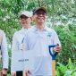Sekda NTB Abul Chair saat ikut menanam pohon pada puncak Peringatan Hari Lingkungan Hidup Sedunia 2026 di Taman Hutan Raya (Tahura) Nuraksa, Narmada, Lombok Barat.