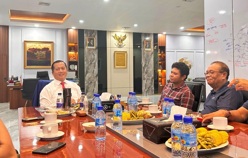 Gubernur NTB Lalu Muhamad Iqbal saat menerima audiensi pengurus AMSI NTB di Ruang Kerja Gubernur NTB, Mataram.