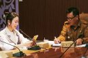 Bupati Sumbawa Ir. H. Syarafuddin Jarot, MP saat menerima audiensi IHACHI Co., Ltd Jepang bersama KOPMAS Bank NTB Syariah terkait penguatan investasi hijau dan pengembangan kawasan mangrove di Sumbawa.