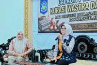 Ketua Dekranasda NTB Sinta M. Iqbal membuka kegiatan Capacity Building Kurasi Wastra dan Kriya di PLUT MUKM NTB guna memperkuat standar kurasi produk tenun dan kerajinan unggulan daerah.