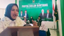 Ketua DPW PBB NTB Nadirah Al-Habsyi memimpin rapat Koordinasi penyerahan SK kepengurusan terbaru kepada Ketua DPC kabupaten/kota se-NTB dalam rapat koordinasi di Sekretariat DPW PBB NTB, Kota Mataram. Rabu (24/6/2026).