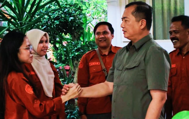 Gubernur NTB menerima dan memberikan apresiasi kepada Kontingen NTB peraih Juara I Nasional Lomba Unjuk Tangkas pada ajang PENAS XVII Tahun 2026 di Pendopo Gubernur NTB, Mataram.
