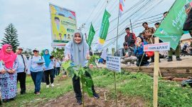 Wakil Gubernur NTB Hj. Indah Dhamayanti Putri bersama Ketua TP PKK NTB Sinta M. Iqbal saat meluncurkan Program BKOW KUAT dan penguatan Desa Berdaya di Lombok Tengah sebagai upaya percepatan penurunan stunting dan kemiskinan ekstrem.