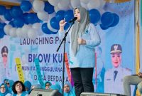 Wakil Gubernur NTB Hj. Indah Dhamayanti Putri bersama Ketua TP PKK NTB Sinta M. Iqbal saat menghadiri penguatan Program Desa Berdaya dan peluncuran BKOW KUAT di Desa Barabali, Lombok Tengah.
