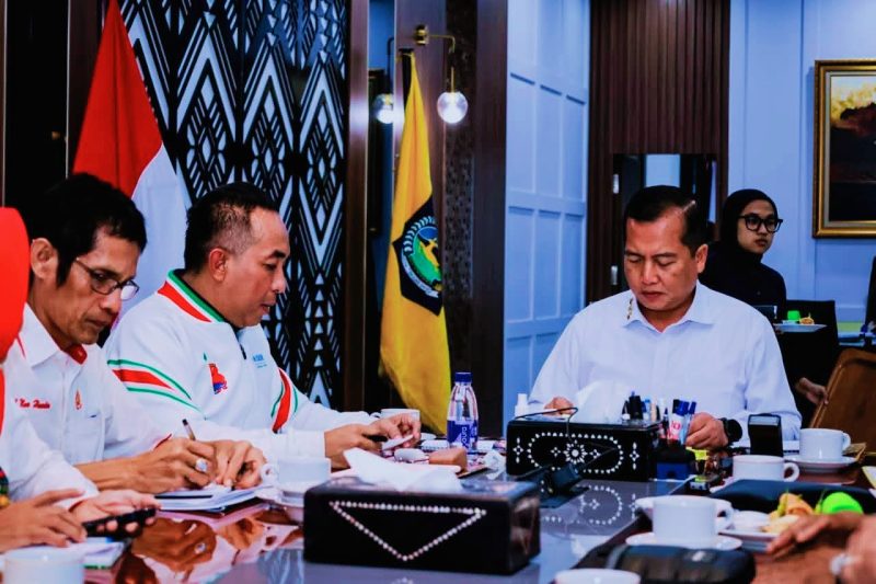 Gubernur NTB Lalu Muhamad Iqbal memimpin rapat strategis bersama Wakil Gubernur dan jajaran OPD untuk mempersiapkan penyelenggaraan PON XXII Tahun 2028.