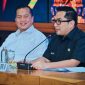 Ketua Komisi II DPR RI Rifqinizamy Karsayuda menyampaikan paparan terkait kondisi fiskal nasional dan dampaknya terhadap pemerintah daerah serta desa saat kegiatan bersama para Kepala Desa di Kantor Gubernur NTB, Jumat (26/6).