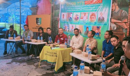 Praktisi Hukum Safran S.H. M.H. menyampaikan materi pada Dialog Akbar Hari Anti Narkotika Internasional 2026 yang digelar PW SEMMI NTB di Mataram.