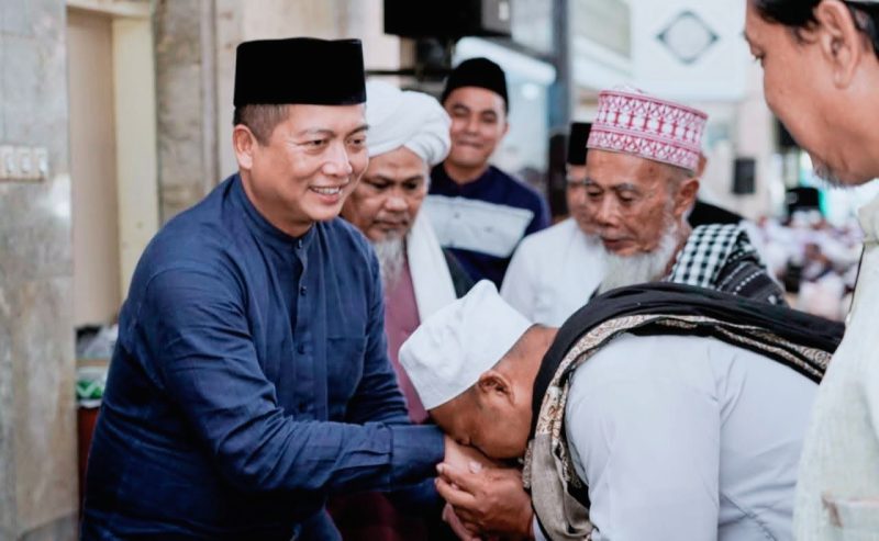 Gubernur NTB Lalu Muhamad Iqbal saat menghadiri Pertemuan Para Pekerja Dakwah di Masjid Raya At Taqwa, Kota Mataram, dan menyampaikan pentingnya peran masjid dalam mewujudkan NTB Makmur Mendunia.