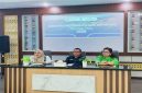 Kepala Bidang Pengembangan Perdagangan Luar Negeri Disperindag NTB, DR. Aryanti Dwiyani bersama perwakilan LPEI, delegasi Ghana Exim Bank, serta peserta UMKM saat mengikuti program pembinaan eksportir baru di NTB.