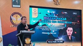 Pembina Yayasan saat menyampaikan Sambutan dan Buka Acara