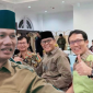 Bupati Sumbawa Ir. H. Syarafuddin Jarot, M.P. saat melakukan pertemuan dengan Direktorat Jenderal Peternakan dan Kesehatan Hewan Kementerian Pertanian, PT Berdikari, Direktur Hilirisasi, serta Kepala Dinas Peternakan dan Kesehatan Hewan (Disnakeswan) NTB Muhamad Riadi di sela Pekan Nasional (PENAS) XVII Petani dan Nelayan Tahun 2026 di Gorontalo untuk membahas percepatan proyek hilirisasi unggas terintegrasi senilai Rp1,7 triliun di Sumbawa dan Bima.