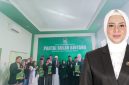 Ketua DPW PBB NTB Nadirah Al Habsyi menyerahkan SK kepengurusan terbaru kepada Ketua DPC PBB kabupaten/kota se-NTB dalam rapat koordinasi di Mataram.