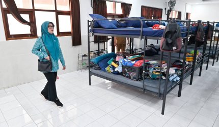 Bunda Sinta Iqbal meninjau Sekolah Rakyat Dasar 4 Lombok Barat