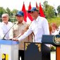 Presiden Prabowo Subianto didampingi sejumlah menteri Kabinet Merah Putih saat meresmikan salah satu proyek infrastruktur jalan di Indonesia. Kunjungan kerja Presiden ke NTB dijadwalkan salah satunya untuk meresmikan Bendungan Meninting di Kabupaten Lombok Barat.