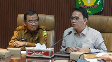 Wakil Bupati Sumbawa Drs. H. Mohamad Ansori bersama Tim KSP dan Kementerian PKP saat rapat koordinasi verifikasi kawasan permukiman kumuh di Kabupaten Sumbawa.