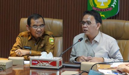 Wakil Bupati Sumbawa bersama Tim KSP dan Kementerian PKP membahas penataan kawasan kumuh.