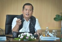 Menteri Lingkungan Hidup RI Mohammad Jumhur Hidayat bersama Gubernur NTB Lalu Muhamad Iqbal, para bupati dan wali kota se-NTB mengikuti Rapat Koordinasi dan Sinkronisasi Program Lingkungan Hidup di Aula Bank NTB Syariah, Mataram, membahas percepatan rehabilitasi hutan, pengelolaan sampah, dan pengendalian pencemaran.
